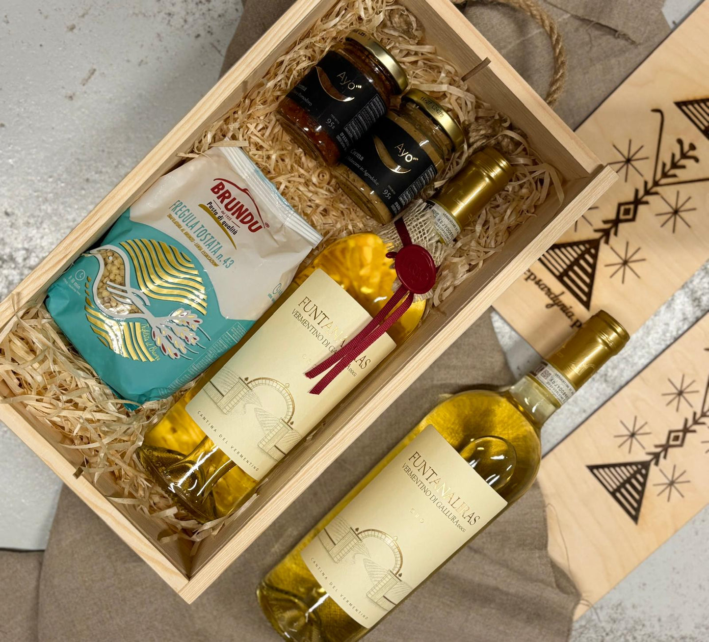 Drewniane Pudełko - 2x Sosy - 1x Makaron